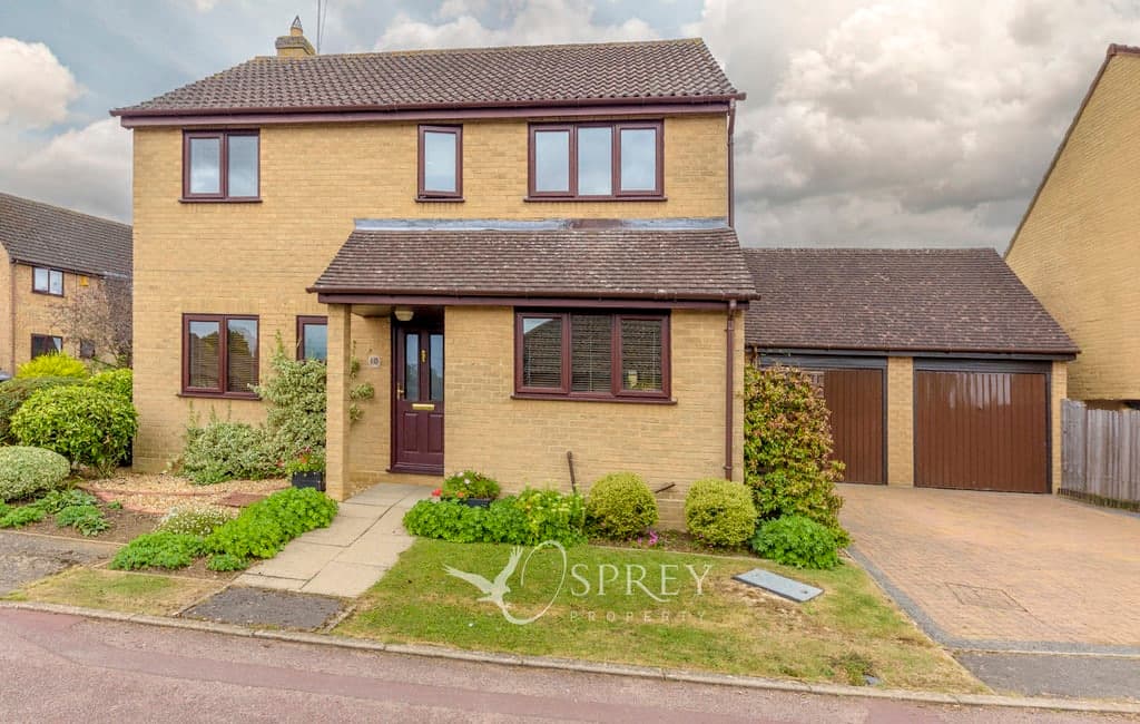 Wentworth Drive, Oundle, Northamptonshire,